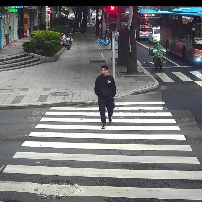 高清无码不遮脸！福州这些行人闯红灯被曝光！