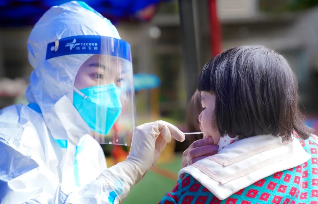 这“疫”场雨后，你是最美的彩虹