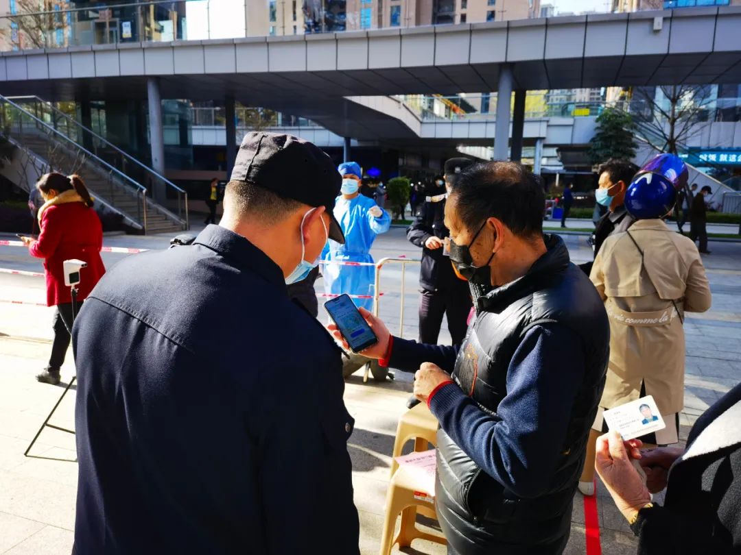 “很快，很满意！”今天，市民为高新区的核酸检测点赞