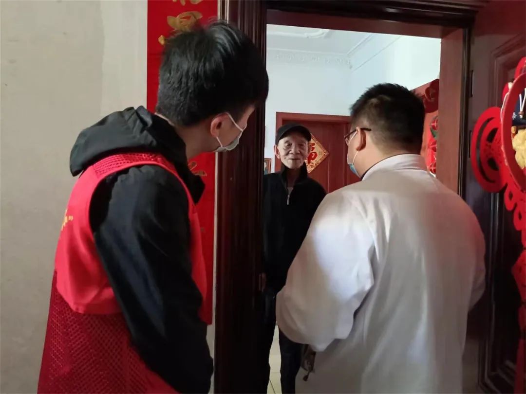 送 “苗” 上门 鼓楼服务老人至“最后一米”