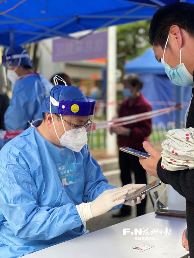 夫妻齐上阵 同心战疫情——记市文明家庭潘洪涛家庭