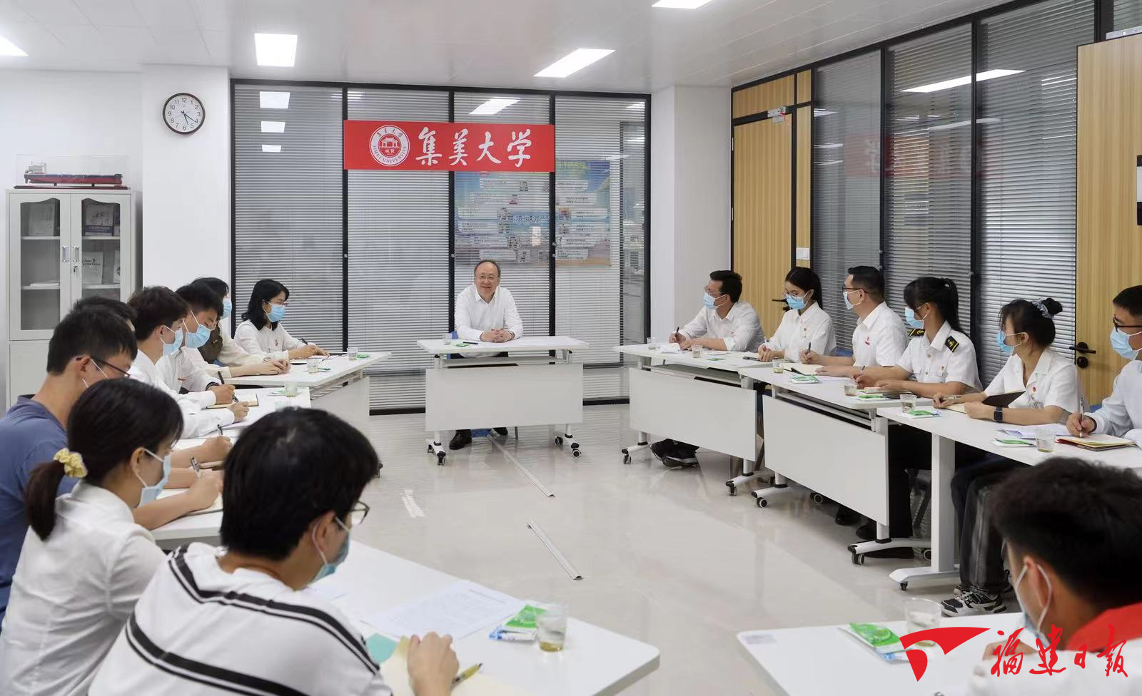 尹力在泉州厦门调研部署推动企业复工复产、看望慰问一线劳动者并与青年师生代表座谈