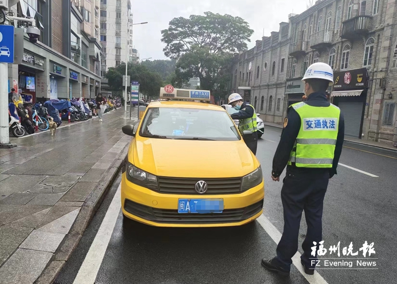 市交通执法支队：全力护航五一群众出行