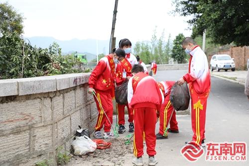 仓山区启动“护河爱水 清洁家园 大手拉小手在行动”