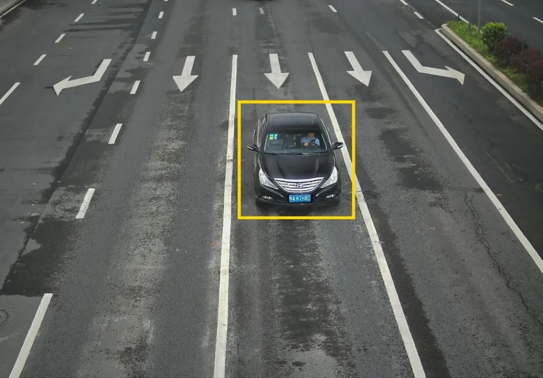 开车玩手机？福州交警：高清曝光！