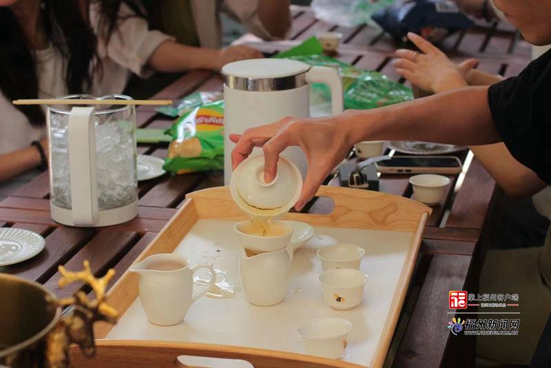 追新看点｜放假了！微信群又在讨论去哪儿“露营”了