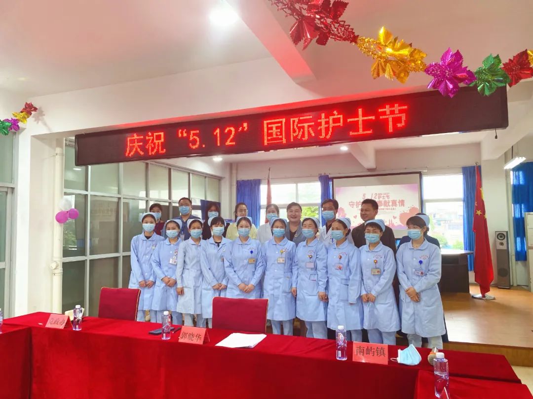 致敬白衣下的温暖与光芒！