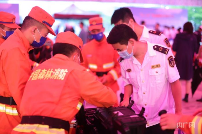 厦门：多部门联合开展防灾减灾日宣传活动