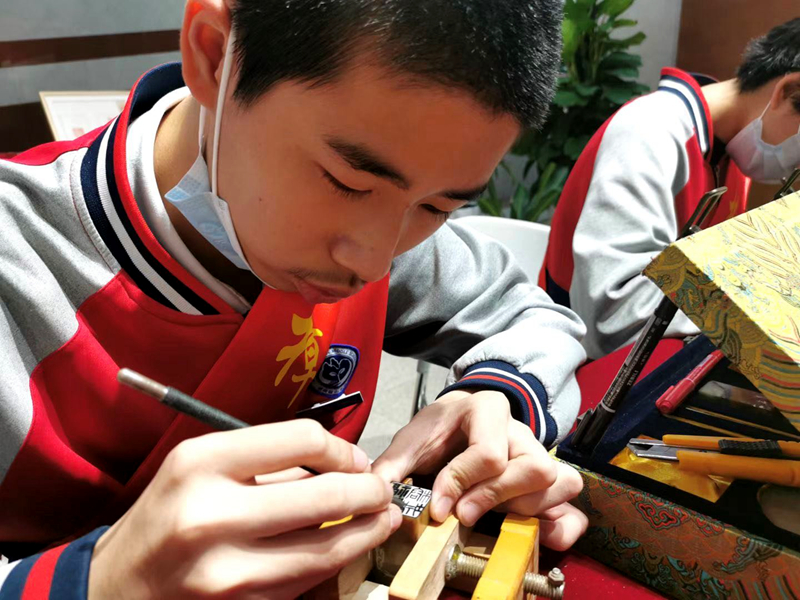 青少年红色主题印文篆刻活动在省革命历史纪念馆举办