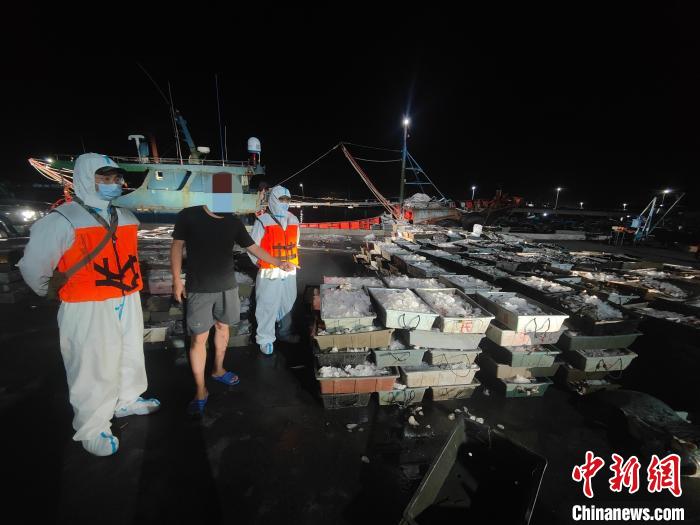 漳州海警局查获一起禁渔期非法收购水产品案