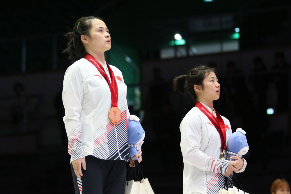 举重亚锦赛中国队获两个级别总成绩金牌