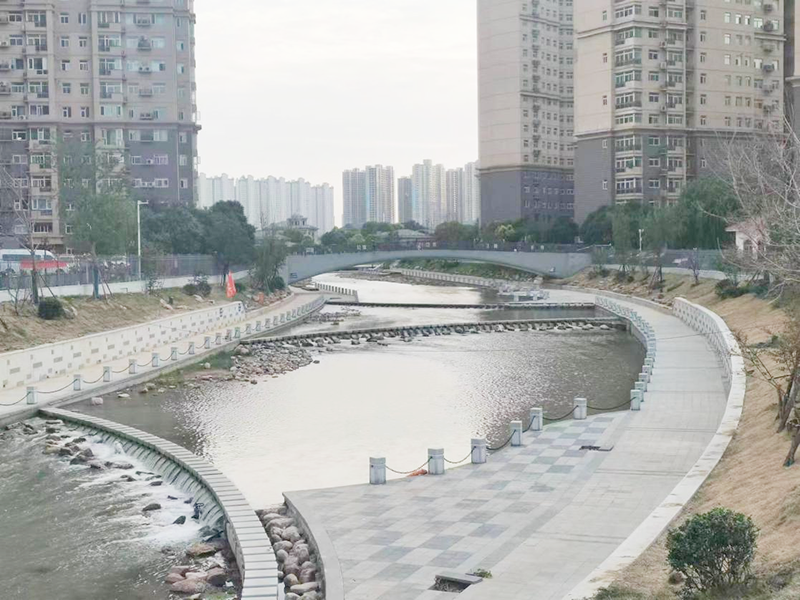 郑州通报“河道贴瓷砖”情况：河道挂贴花岗岩造价约650万元