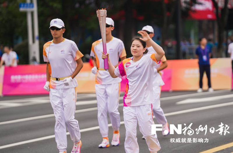 福清籍17岁霹雳舞运动员参与亚运会火炬传递