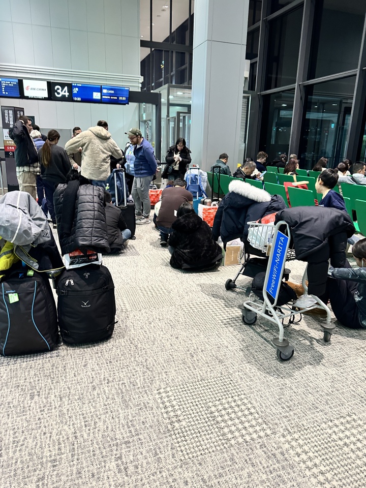 网友游日本：经历地震又遇飞机起火，感觉像逃难