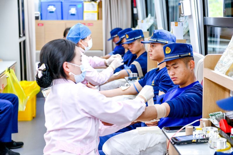 福建省直机关举行无偿献血活动 732人献血19.66万毫升