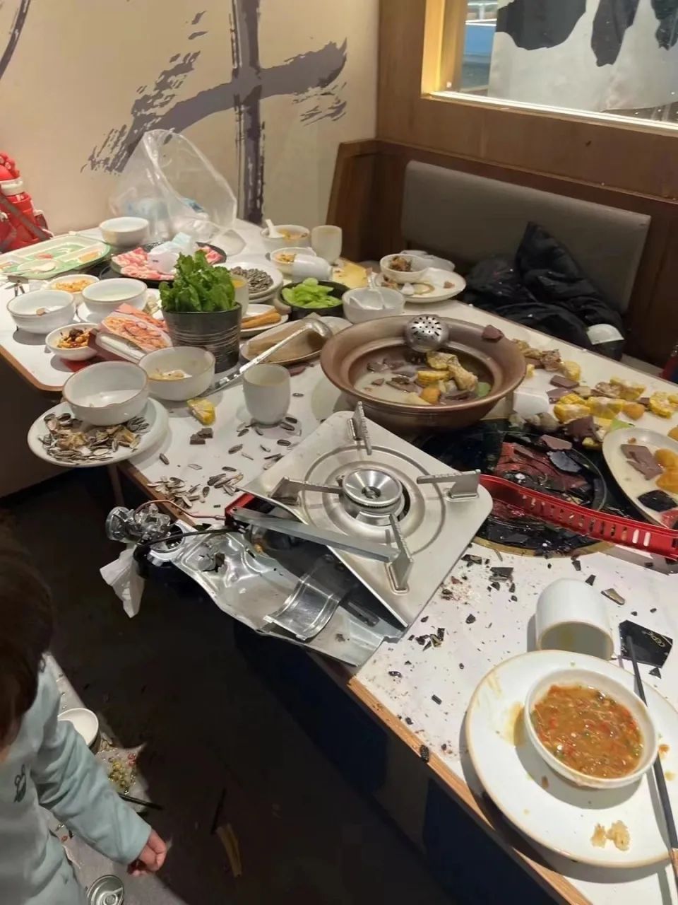 突然爆炸,女子几近失明!这个东西可能你也在用 突然爆炸,女子几近失明!这个东西可能你也在用