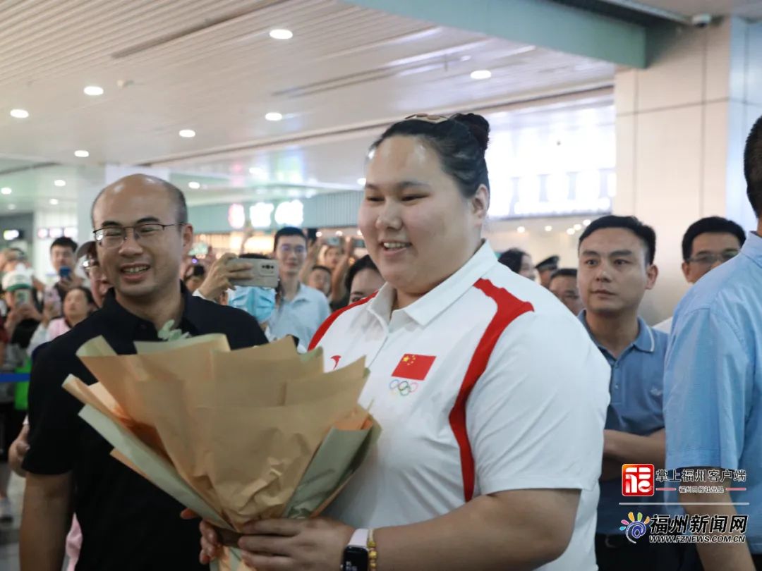 载誉归来！奥运冠军李发彬、李雯雯到福州了！