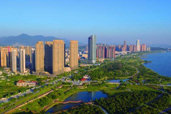 福建闽侯在青山绿水间奔“富”未来