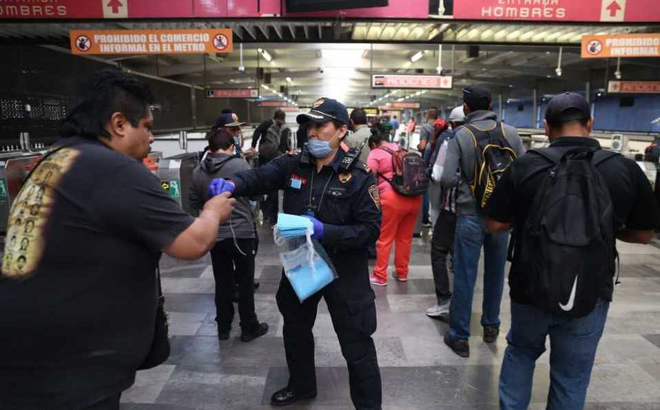 墨西哥全民戴口罩第一天近半民众口罩戴错，有的只挡嘴
