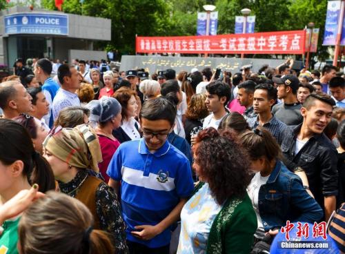看北大教授如何点评高考作文题：考查综合语文能力