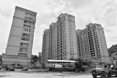 南安一小区交房时间一拖再拖 数百业主欲起诉索赔