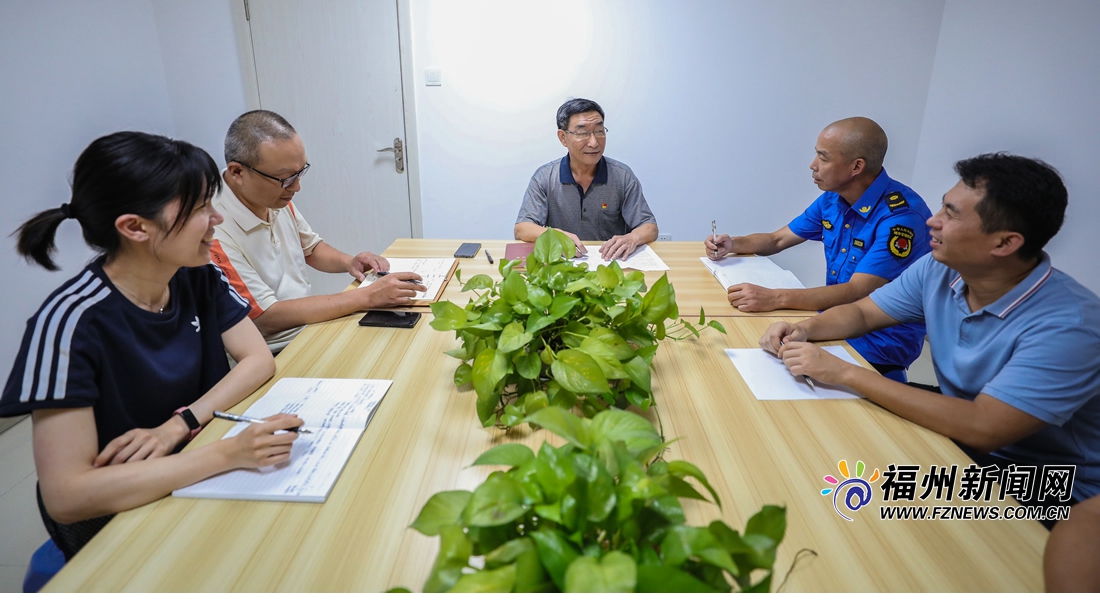 董冀粤：保障商户营业舒心 游客逛街放心