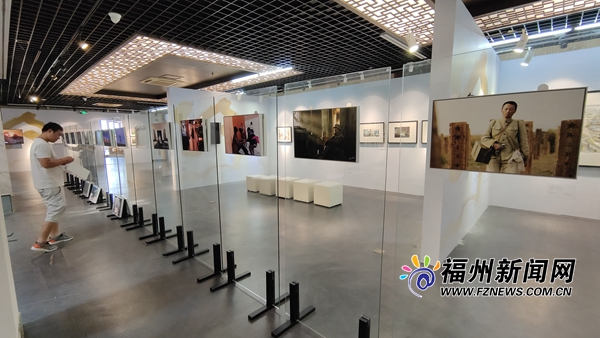 “巨匠之路”——中国电影美术名家作品邀请展在榕开馆