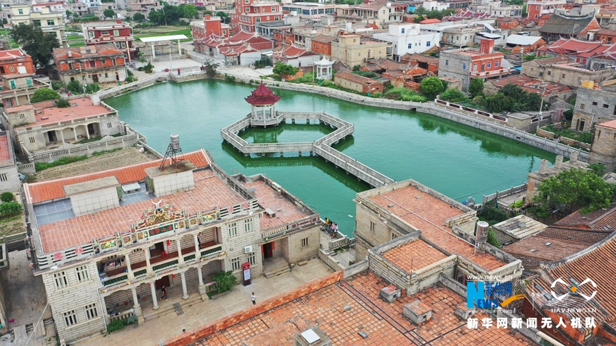 福建小渔村：水清沙幼古厝红