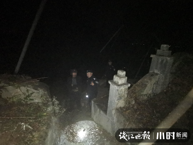 杭州一男子住在墓地15年 家人以为他已不在人世