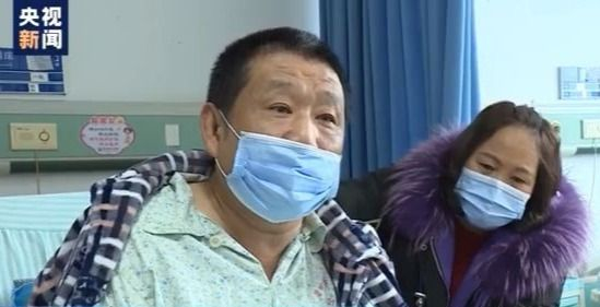 平民英雄！公交司机突发脑梗 紧急停车确保乘客安全