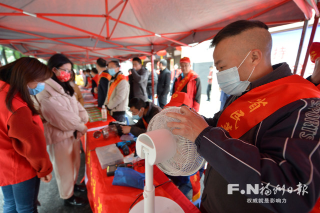 福州市多地多部门开展学雷锋志愿服务活动