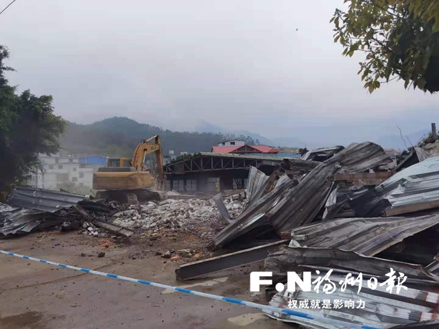 闽侯南通镇拆除一座违建厂房