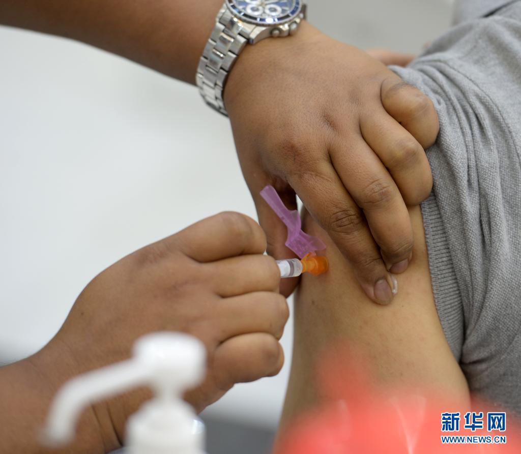 科威特：接种疫苗