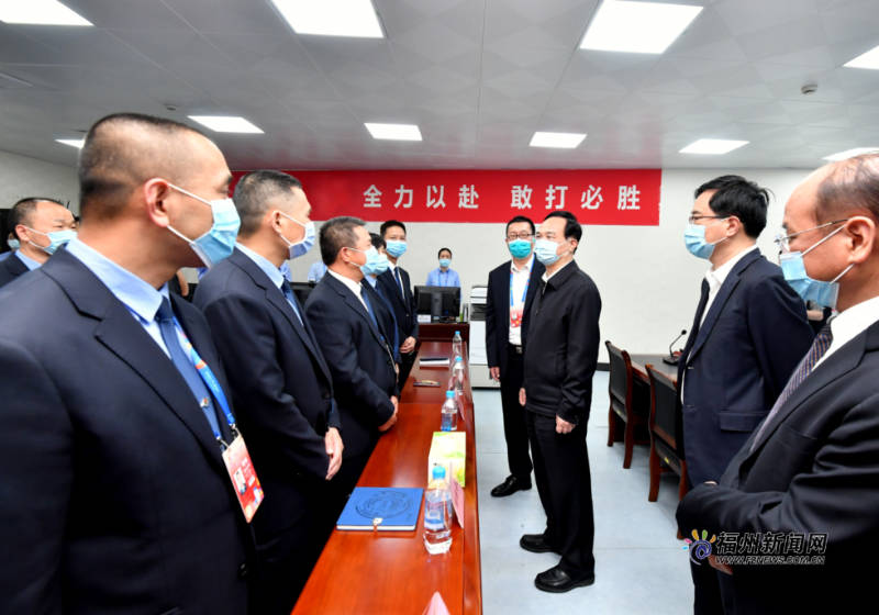 省市领导看望慰问第四届数字中国建设峰会工作人员