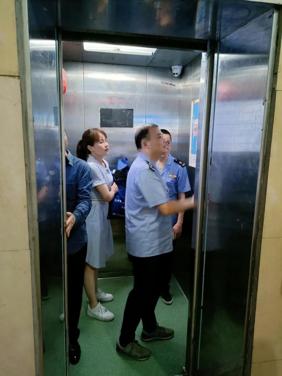 台江区开展电梯安全进社区活动