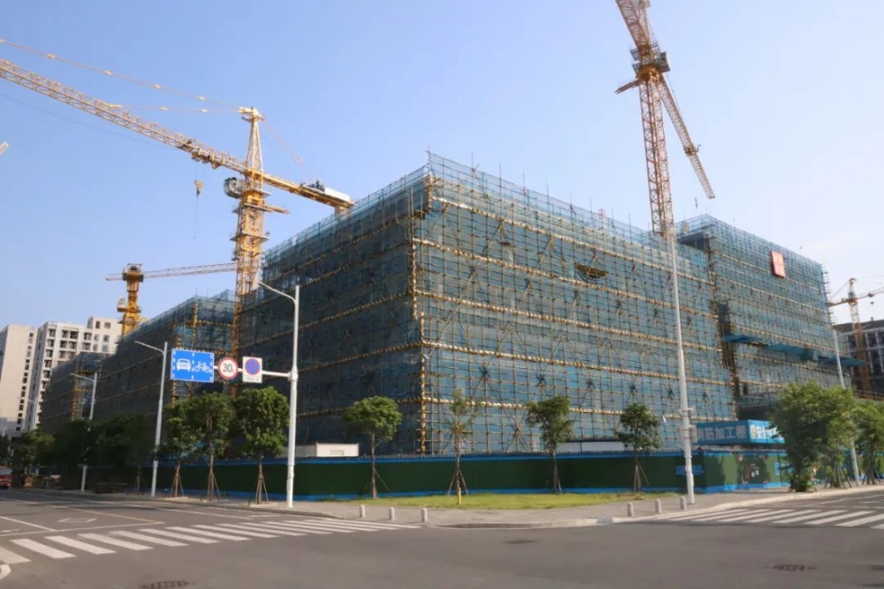 中国东南大数据产业园研发楼六期项目主体结构封顶