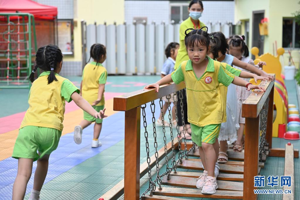 福建晋江：暑期托管服务 解除企业职工“后顾之忧”