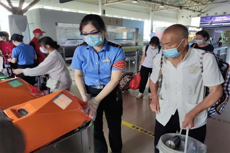 福州火车站全力做好疫情防控保障旅客安全出行