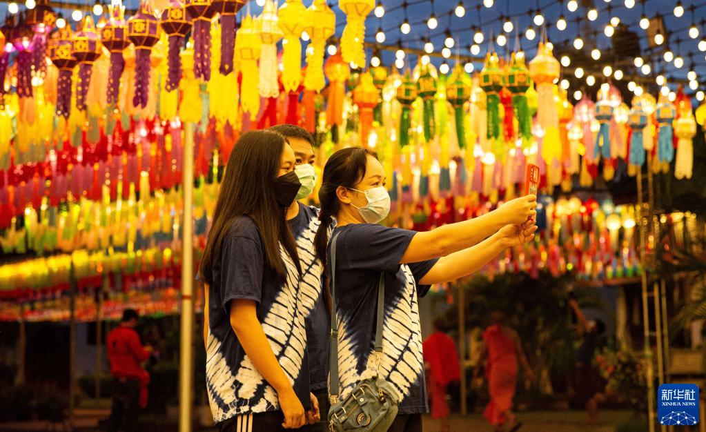 泰国：“花市灯如昼”