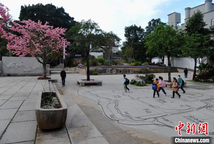 福州：老街区再现“花漾年华”
