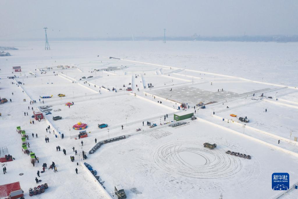 哈尔滨松花江冰雪嘉年华开园迎客