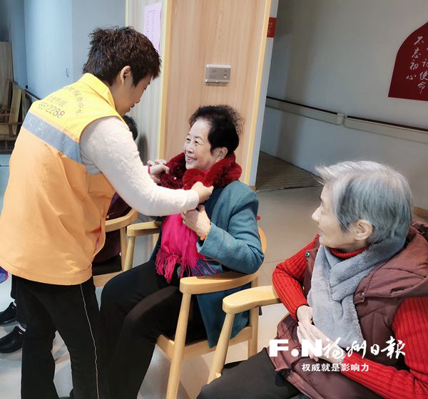 养老中心里欢歌迎新年
