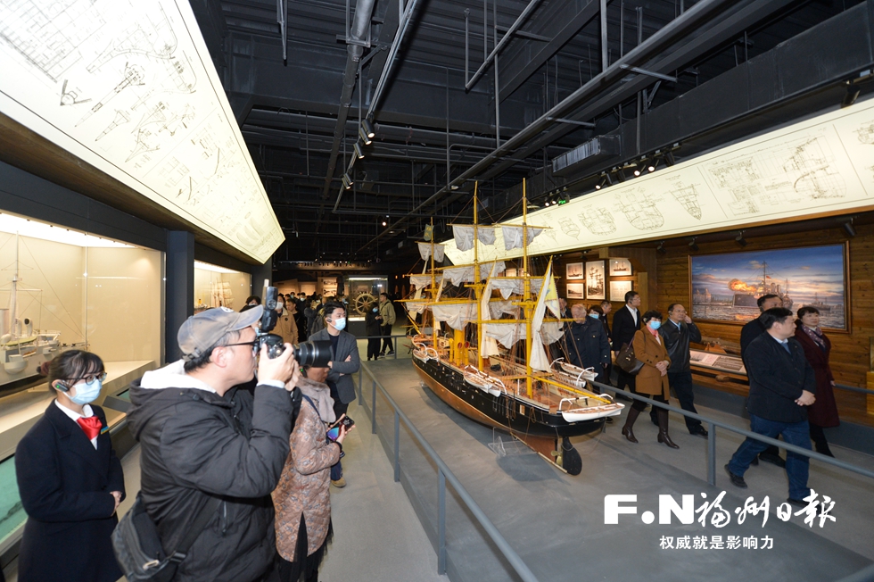 以文添诗意 以旅达远方