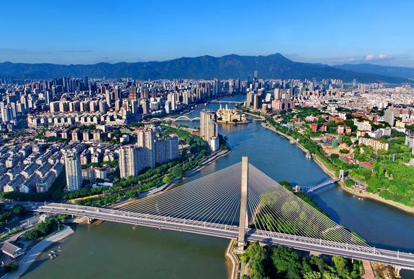 强降雨已致福建19条河流发生超警戒水位以上洪水