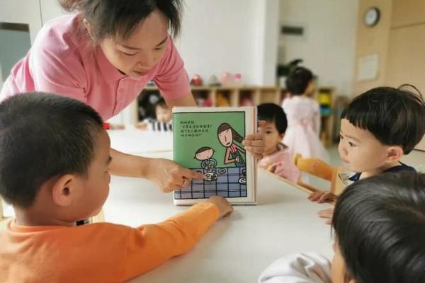 教育部：幼儿园聘任工作人员需做背景查询和健康检查