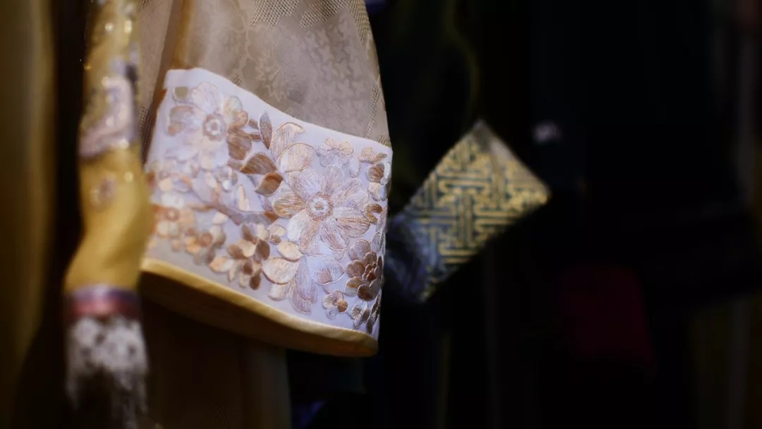 福州80后美女设计师设计出“会思考”的仙气旗袍
