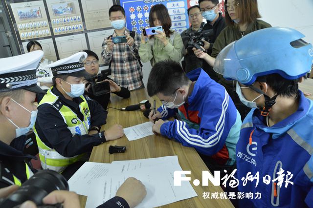 还敢闯红灯吗？福州交警持续上门通报 市民留言点赞