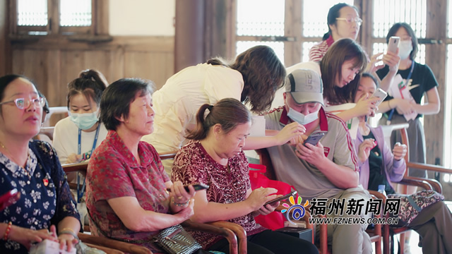 “十点钟课堂”助老跨越数字鸿沟