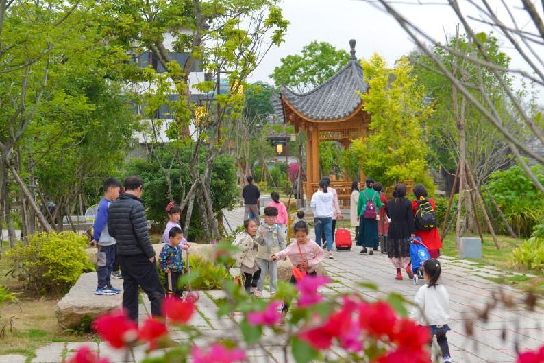 “五一”假期，玩转“千园之城”