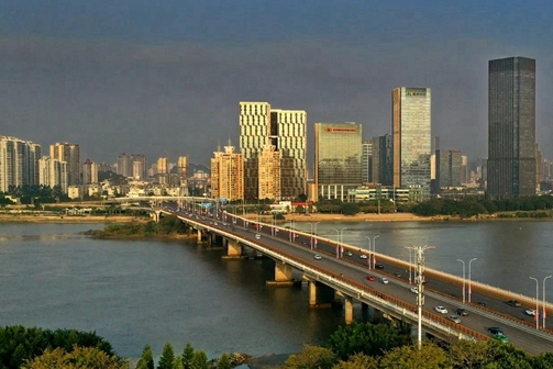 福州两名快递员获公司“关键英雄”奖 每人奖金5000元